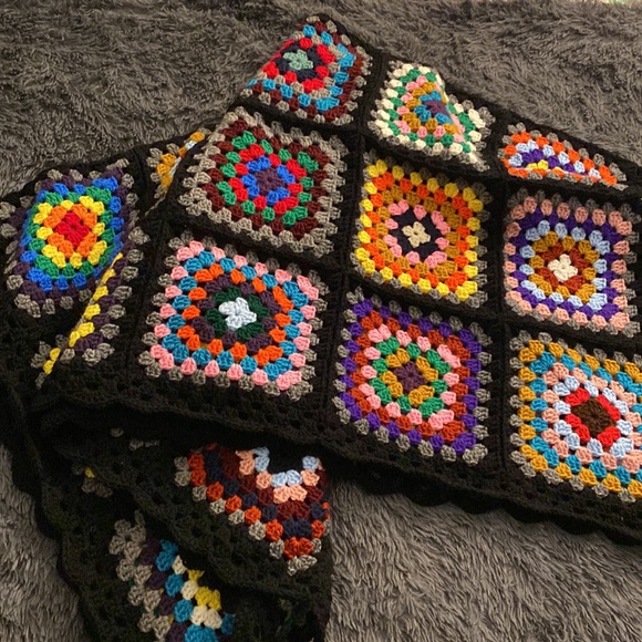 Granny Square Afghan - Picture 9 of 12